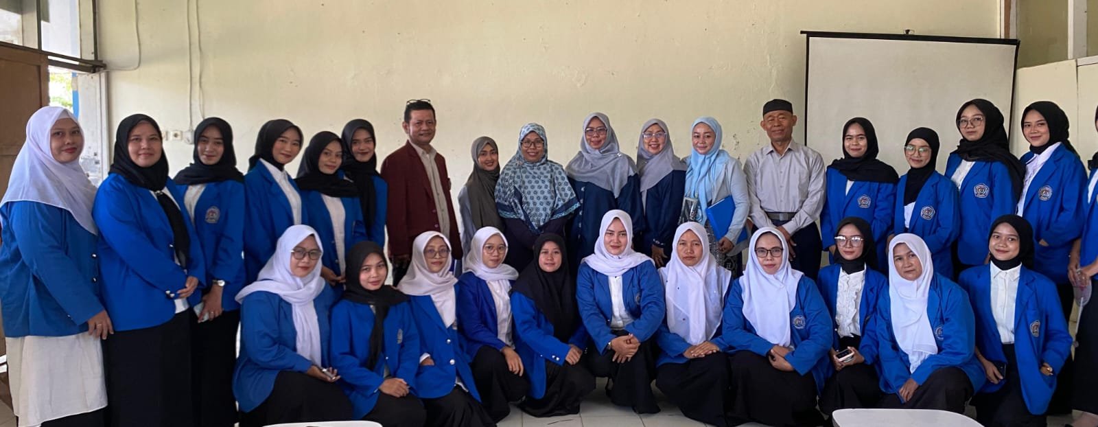 You are currently viewing Pembukaan Seminar Proposal PGPAUD dan PBSI USBR, Dekan FKIP Tekankan Kualitas Penelitian Mahasiswa