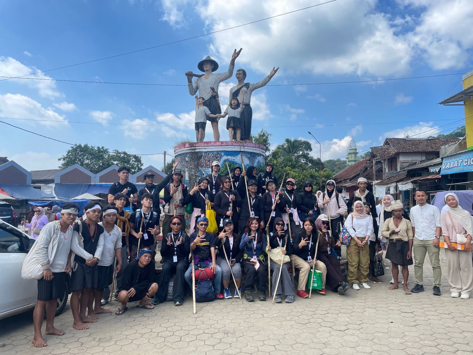 You are currently viewing Teknik Kimia USBR Berkolaborasi dengan Dosen Ilmu Komunikasi Universitas Esa Unggul Gelar Pengabdian kepada Masyarakat di Baduy