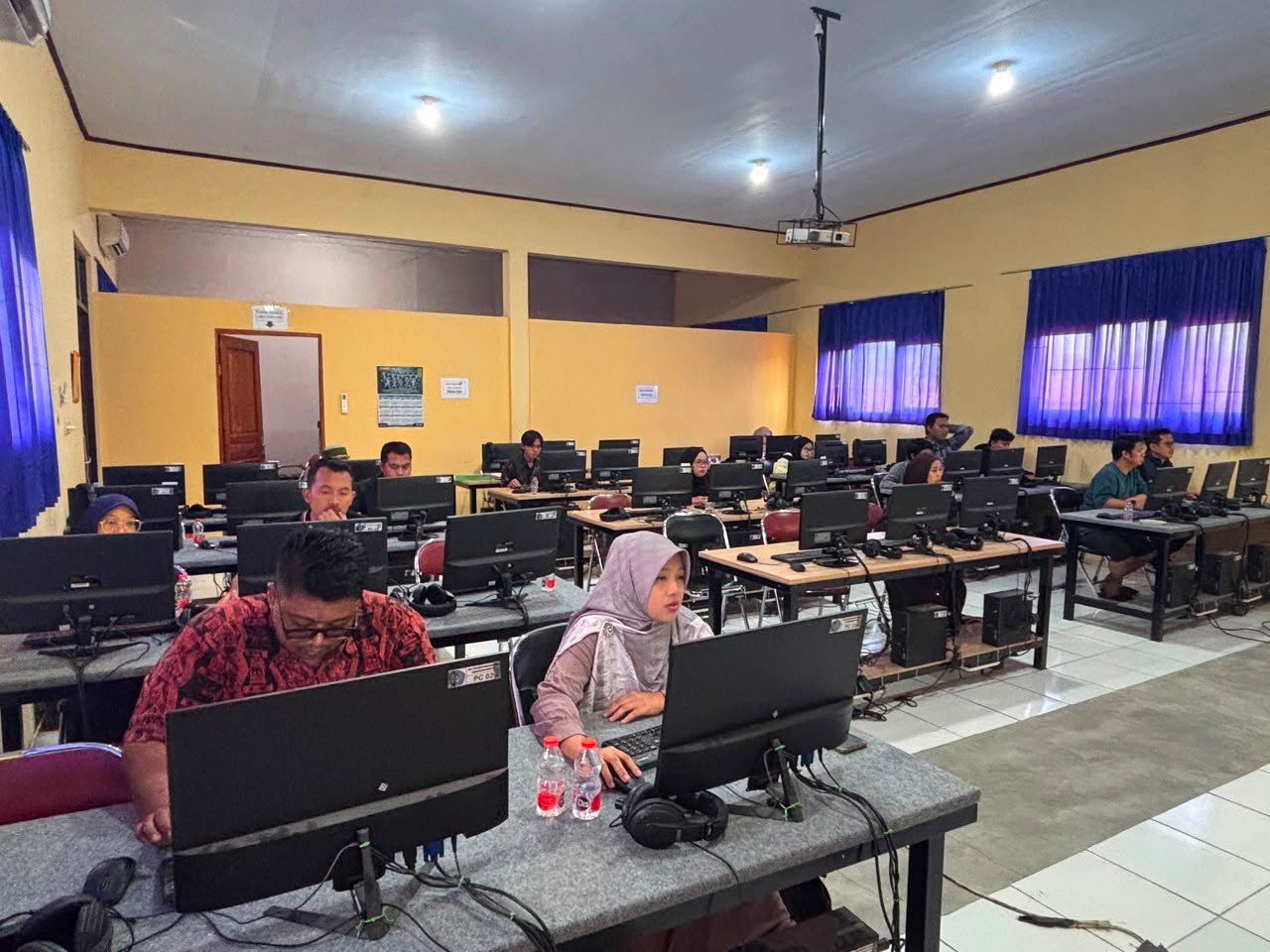 You are currently viewing Tingkatkan Kompetensi Literasi Digital Sivitas Akademika, USBR Gelar Sertifikasi Digital Literacy melalui Hibah International Test Center